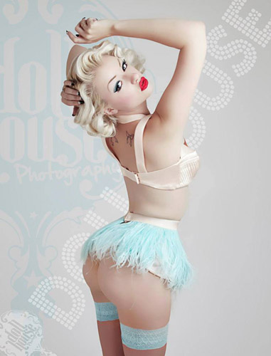 Chrissy Sparks contemporary pin-up photographer